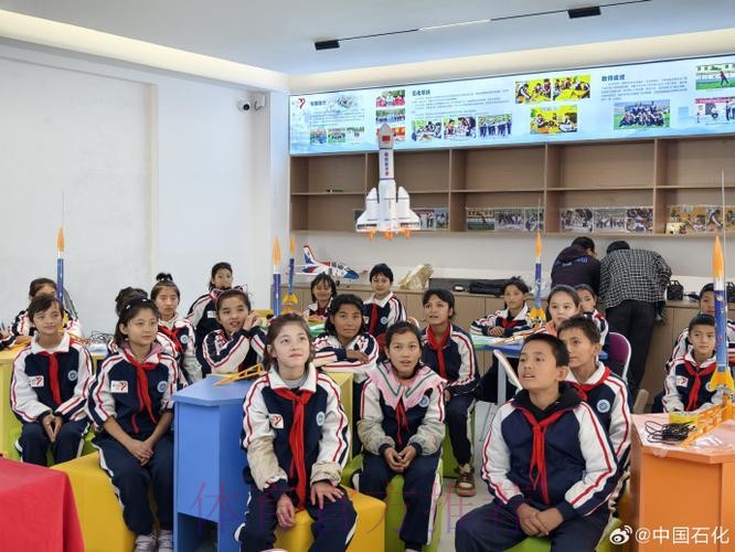 “大孩子教小孩子” 中国2024奥运希望队赴山阳小学交流 “大孩子教小孩子” 中国2024奥运希望队赴山阳小学交流